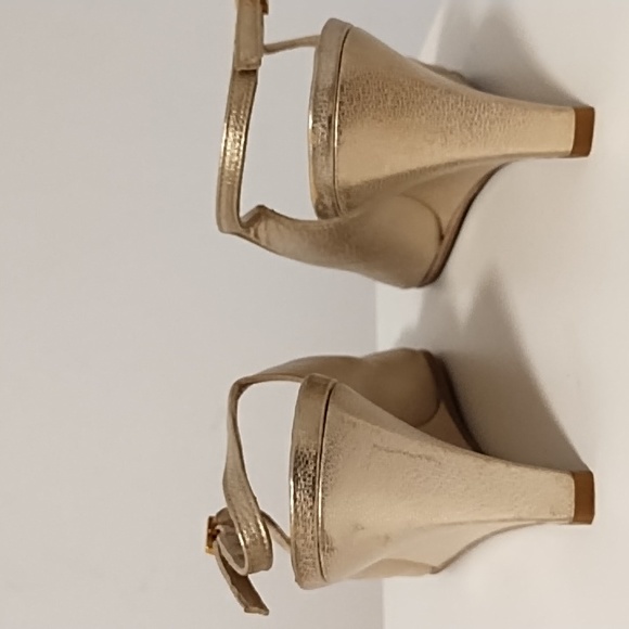 Stuart Weitzman Gold Slingback Wedge Heel - Picture 7 of 9